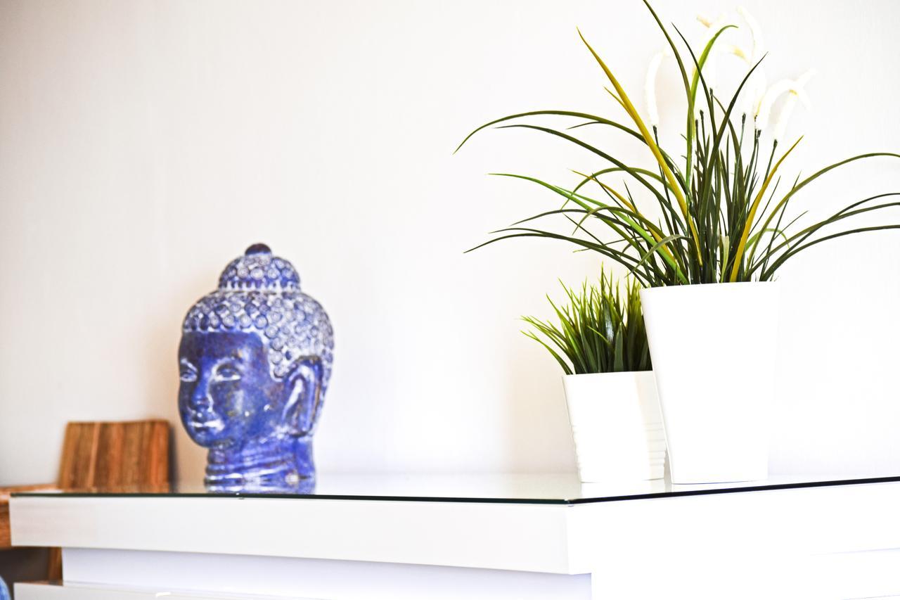 Mackenzie Beach Zen-Apartment Larnaca Bagian luar foto