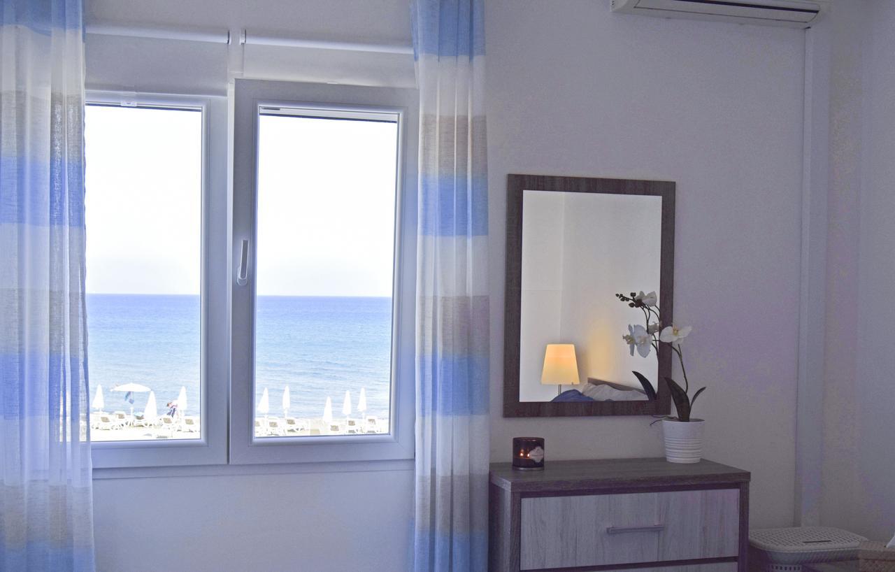 Mackenzie Beach Zen-Apartment Larnaca Bagian luar foto