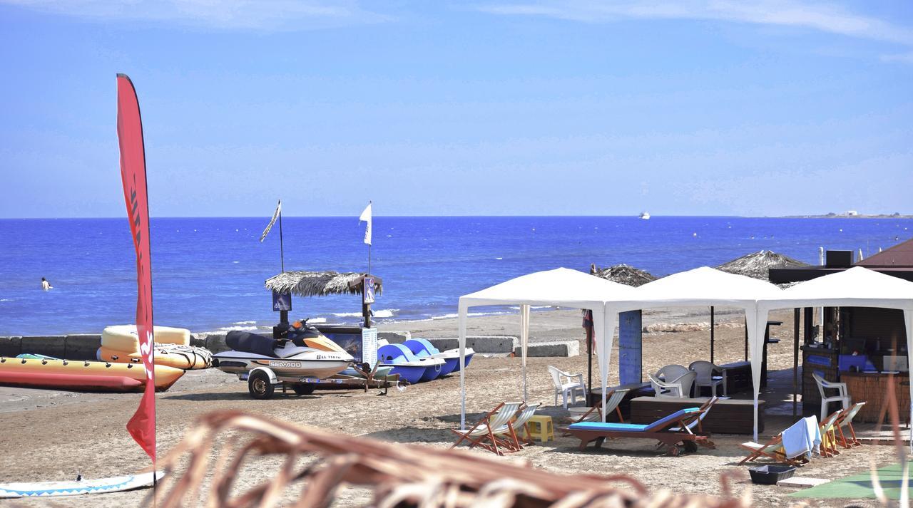 Mackenzie Beach Zen-Apartment Larnaca Bagian luar foto